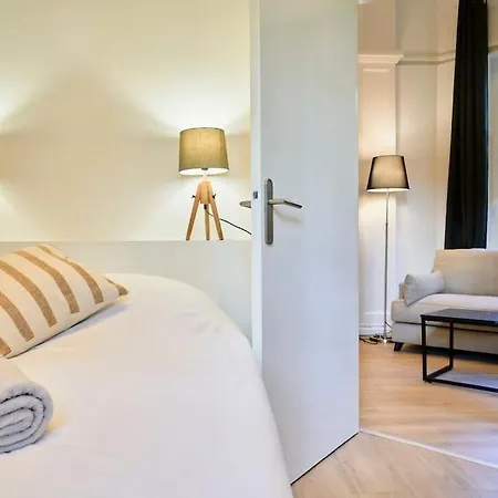 Cosy Proche Du Tram Avec Parking Prive Ρουμπαί