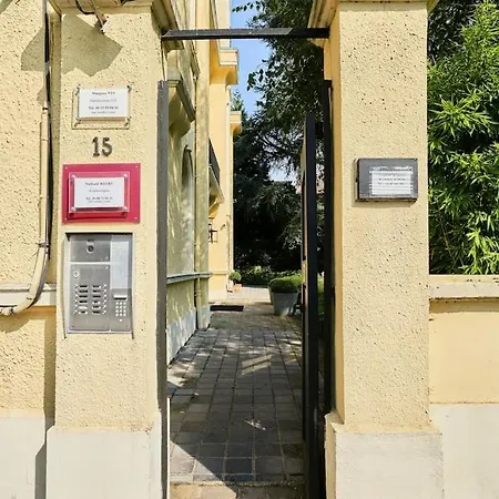 Διαμέρισμα Cosy Proche Du Tram Avec Parking Prive